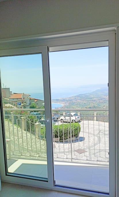 Appartement Stanza Mylai Etna View à Castelmola Extérieur photo