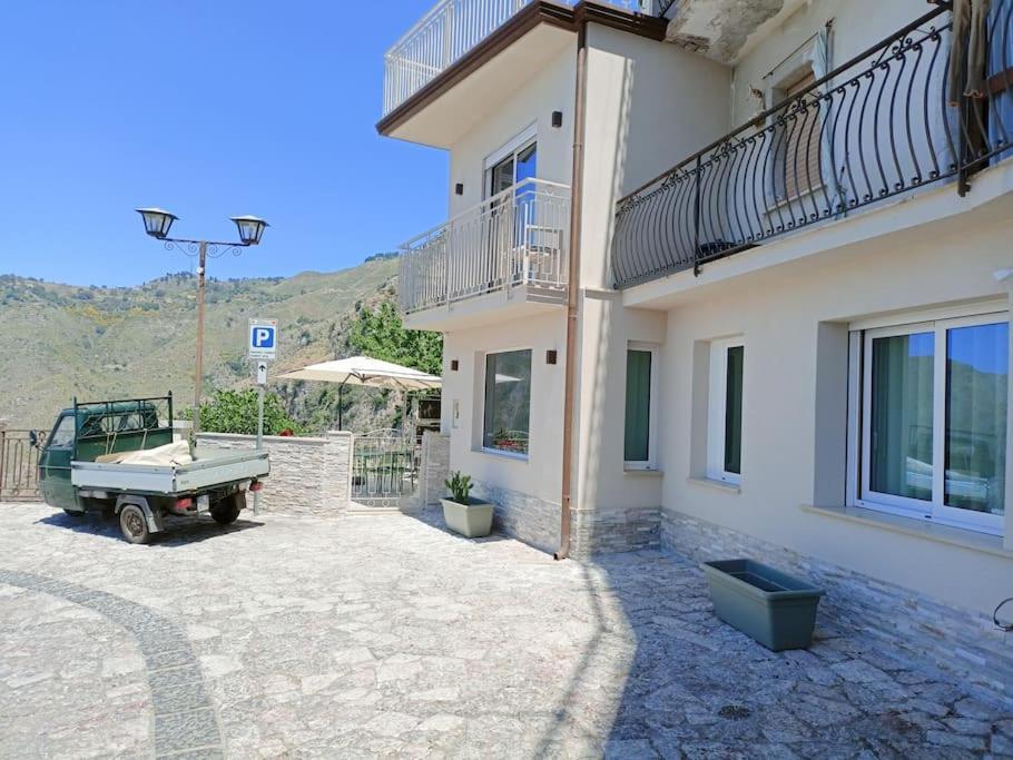 Appartement Stanza Mylai Etna View à Castelmola Extérieur photo